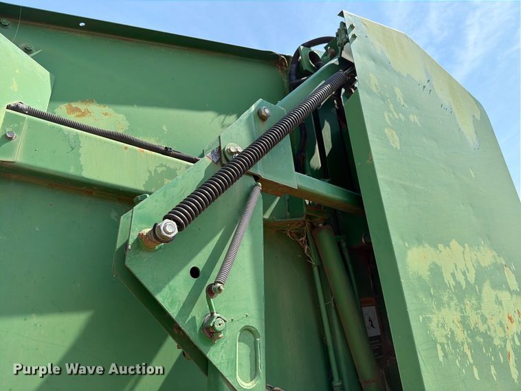 image for item EW8629 2007 John Deere 568 Megawide Plus round baler