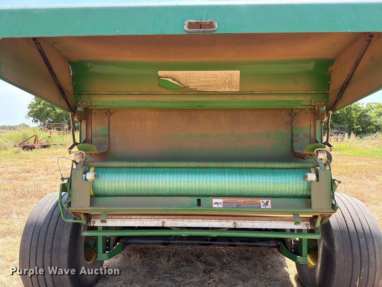 image for item EW8629 2007 John Deere 568 Megawide Plus round baler