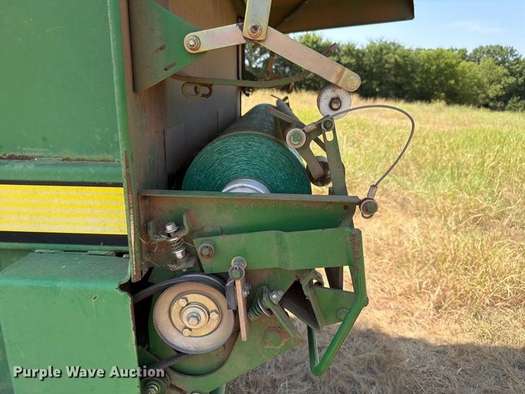 image for item EW8629 2007 John Deere 568 Megawide Plus round baler