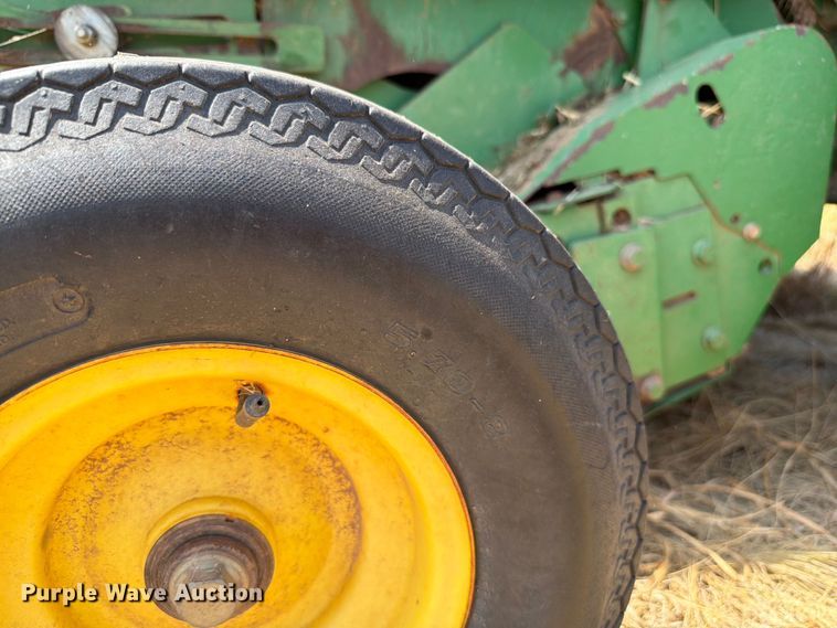 image for item EW8629 2007 John Deere 568 Megawide Plus round baler