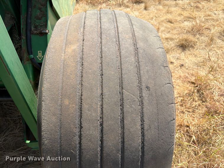 image for item EW8629 2007 John Deere 568 Megawide Plus round baler