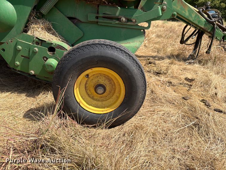image for item EW8629 2007 John Deere 568 Megawide Plus round baler