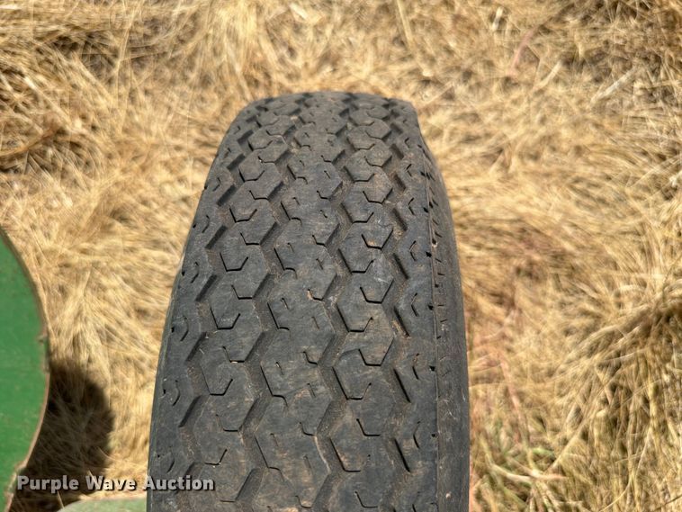 image for item EW8629 2007 John Deere 568 Megawide Plus round baler