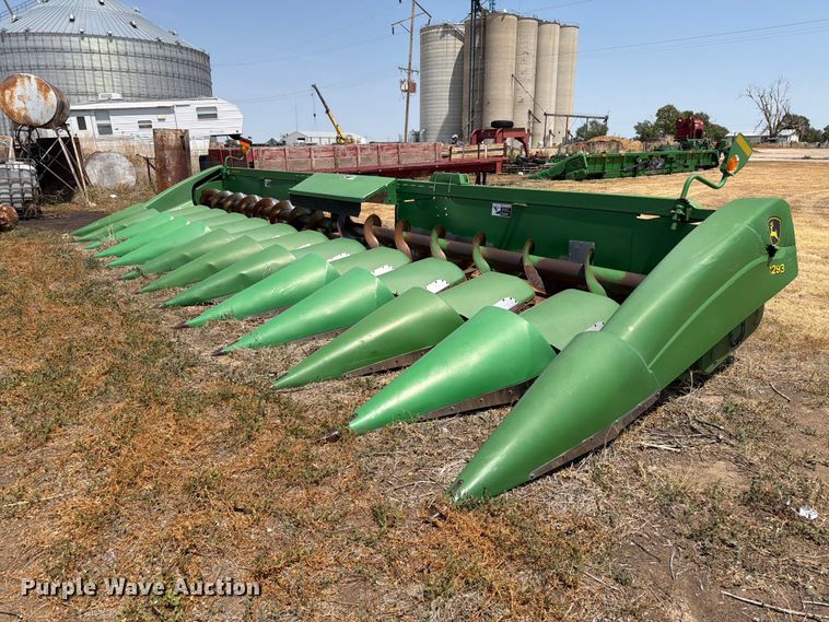 image for item EW8647 2005 John Deere 1293 corn head