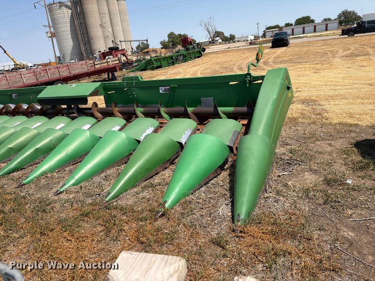 image for item EW8647 2005 John Deere 1293 corn head