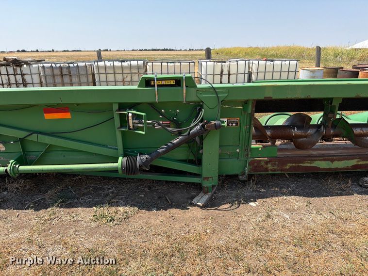 image for item EW8647 2005 John Deere 1293 corn head