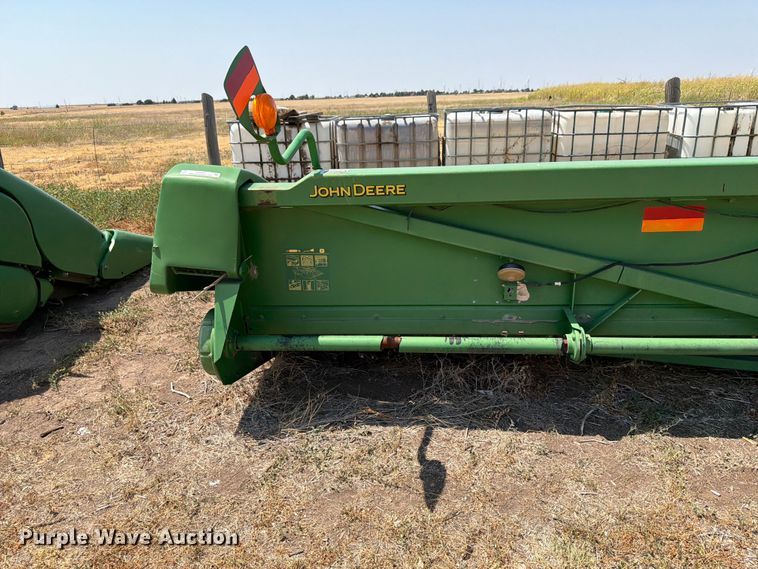 image for item EW8647 2005 John Deere 1293 corn head
