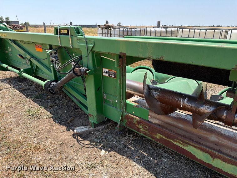 image for item EW8647 2005 John Deere 1293 corn head