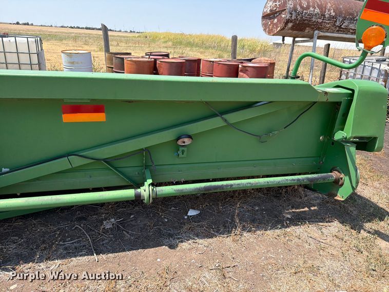 image for item EW8647 2005 John Deere 1293 corn head