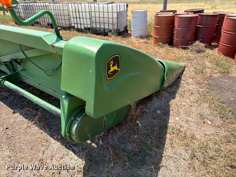 image for item EW8647 2005 John Deere 1293 corn head