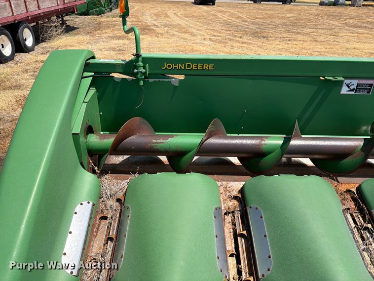 image for item EW8647 2005 John Deere 1293 corn head