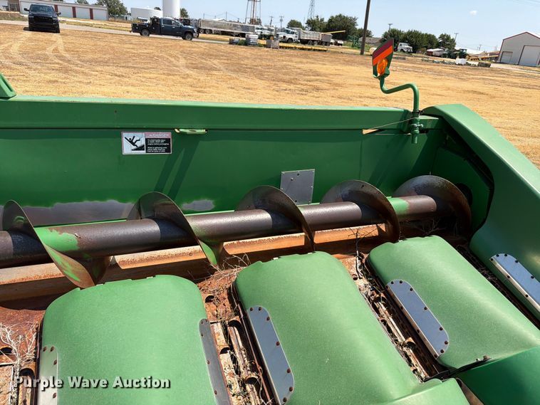 image for item EW8647 2005 John Deere 1293 corn head