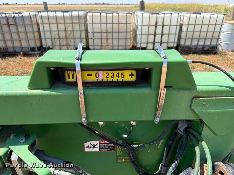 image for item EW8647 2005 John Deere 1293 corn head
