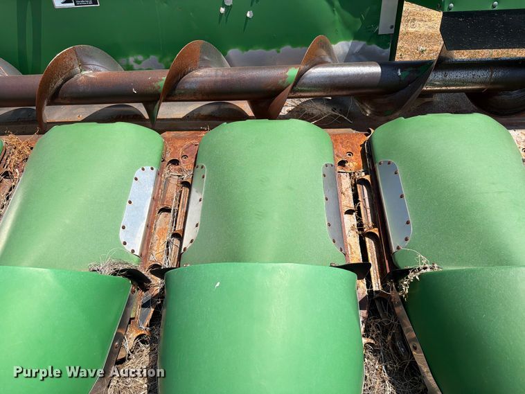image for item EW8647 2005 John Deere 1293 corn head