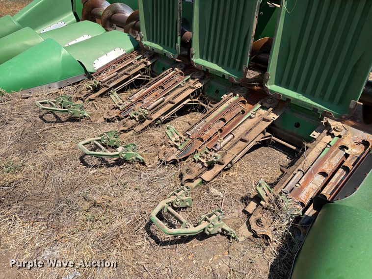 image for item EW8647 2005 John Deere 1293 corn head