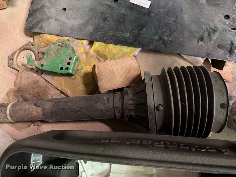 image for item EW8647 2005 John Deere 1293 corn head