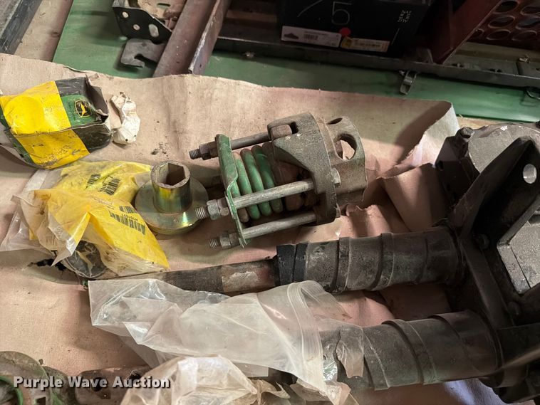 image for item EW8647 2005 John Deere 1293 corn head