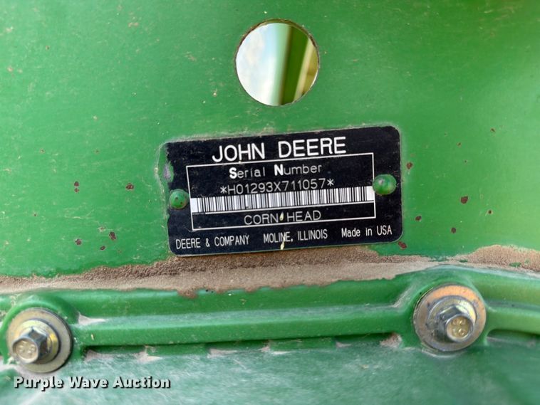 image for item EW8647 2005 John Deere 1293 corn head