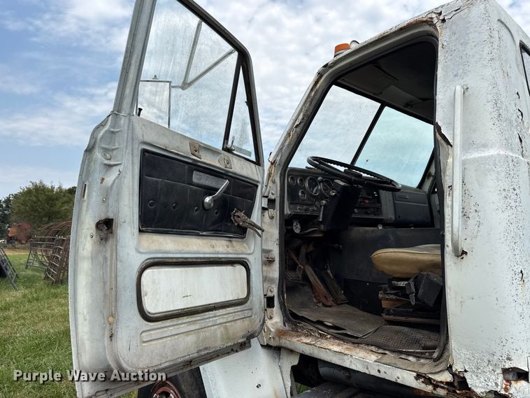 image for item EX2094 1984 GMC Brigadier semi truck