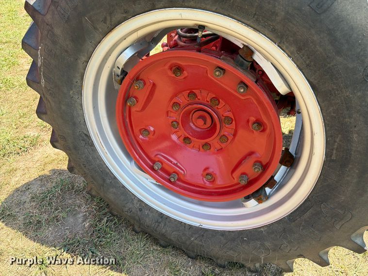 image for item EX4594 1956 International 300 tractor