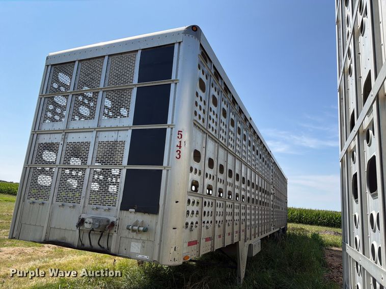 image for item FB5843 2006 M.h. Eby, Inc livestock trailer