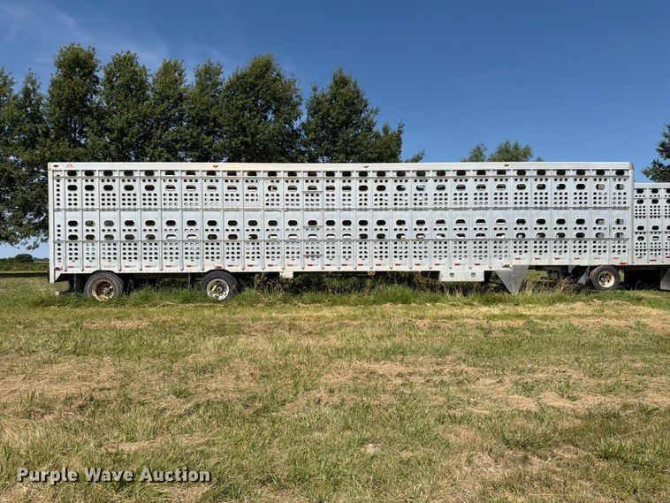 image for item FB5843 2006 M.h. Eby, Inc livestock trailer