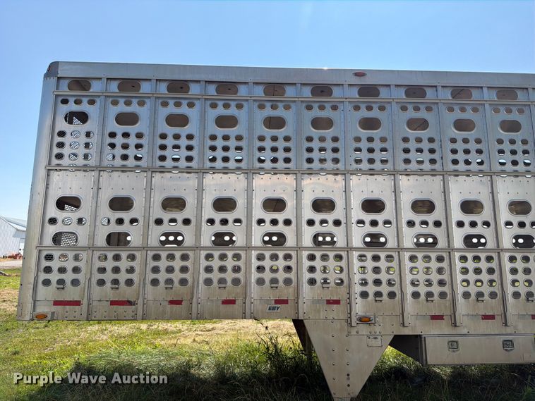 image for item FB5843 2006 M.h. Eby, Inc livestock trailer