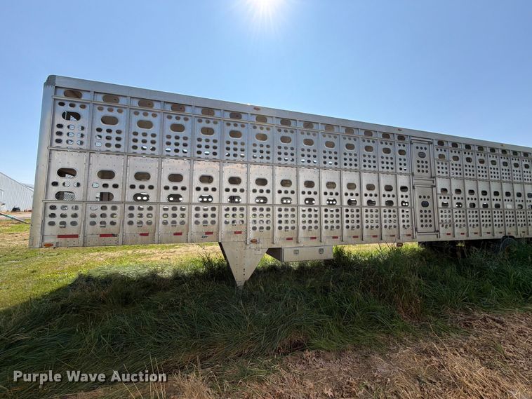 image for item FB5843 2006 M.h. Eby, Inc livestock trailer