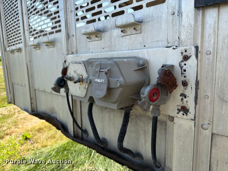 image for item FB5843 2006 M.h. Eby, Inc livestock trailer