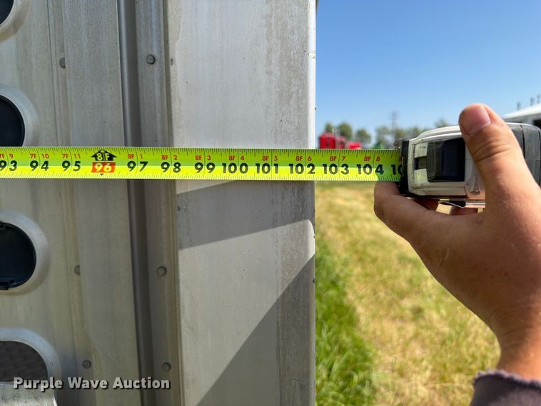 image for item FB5843 2006 M.h. Eby, Inc livestock trailer