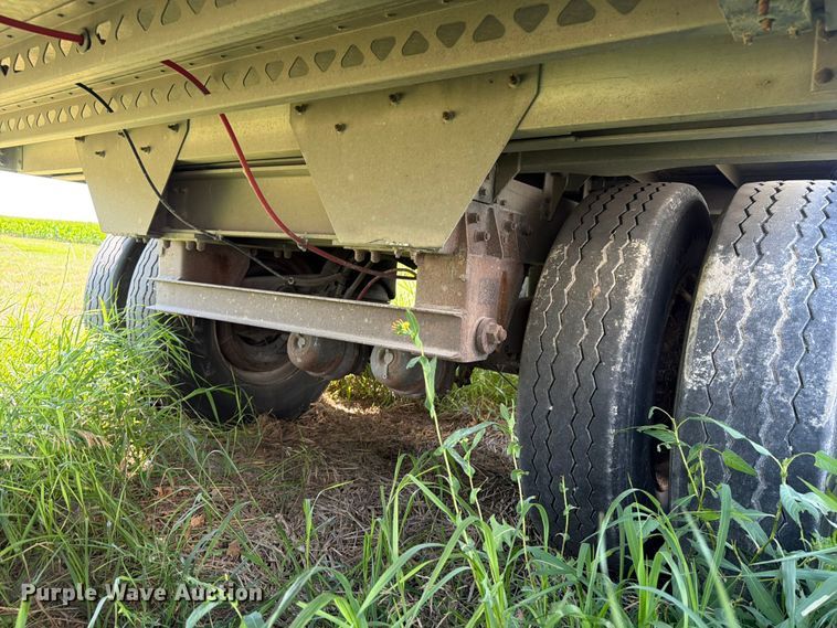 image for item FB5843 2006 M.h. Eby, Inc livestock trailer