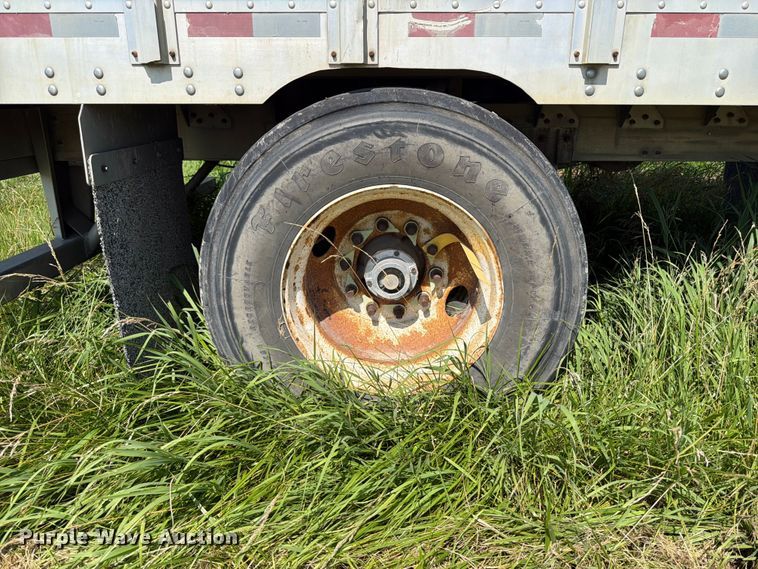 image for item FB5843 2006 M.h. Eby, Inc livestock trailer