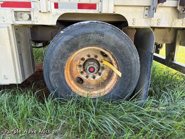 image for item FB5845 2008 M.h. Eby, Inc livestock trailer