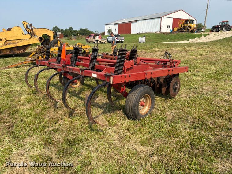 image for item FB5850 Case IH 6500 Conser-Till disk ripper