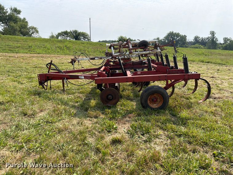image for item FB5850 Case IH 6500 Conser-Till disk ripper