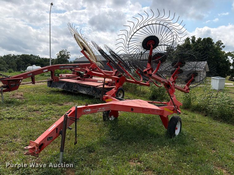 Kuhn Knight SR112 hay rake