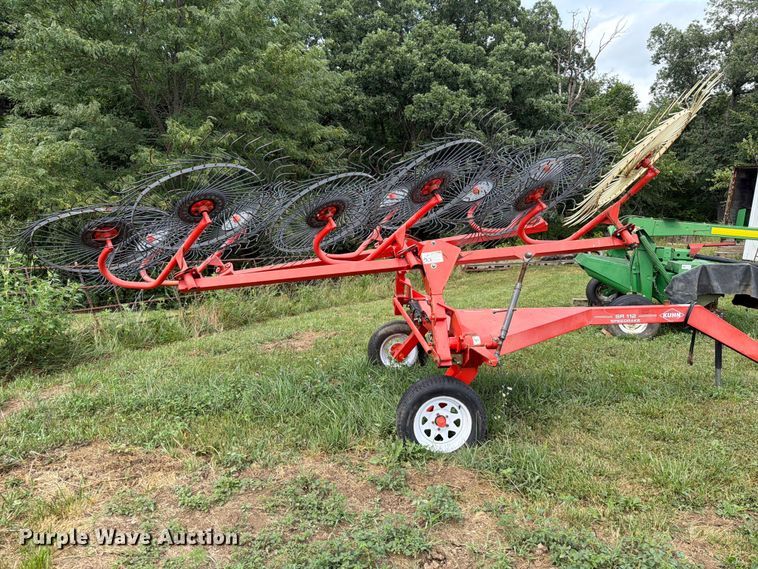 image for item FB5870 Kuhn Knight SR112 hay rake