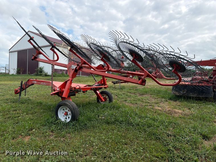 image for item FB5870 Kuhn Knight SR112 hay rake