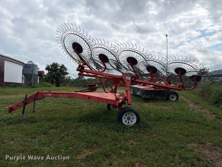 image for item FB5870 Kuhn Knight SR112 hay rake