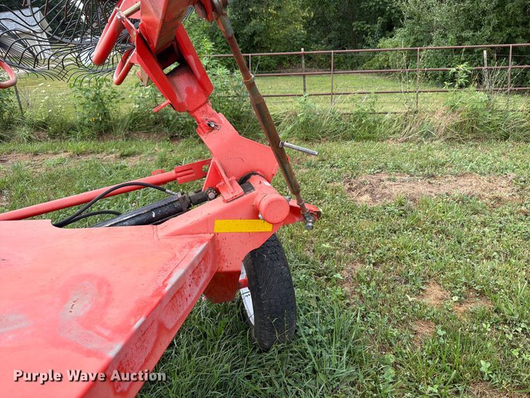 image for item FB5870 Kuhn Knight SR112 hay rake