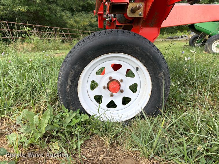 image for item FB5870 Kuhn Knight SR112 hay rake