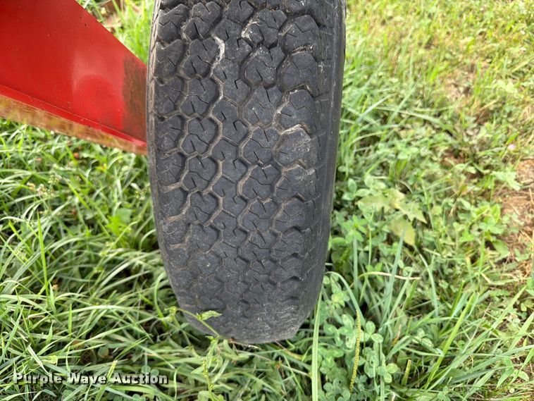image for item FB5870 Kuhn Knight SR112 hay rake