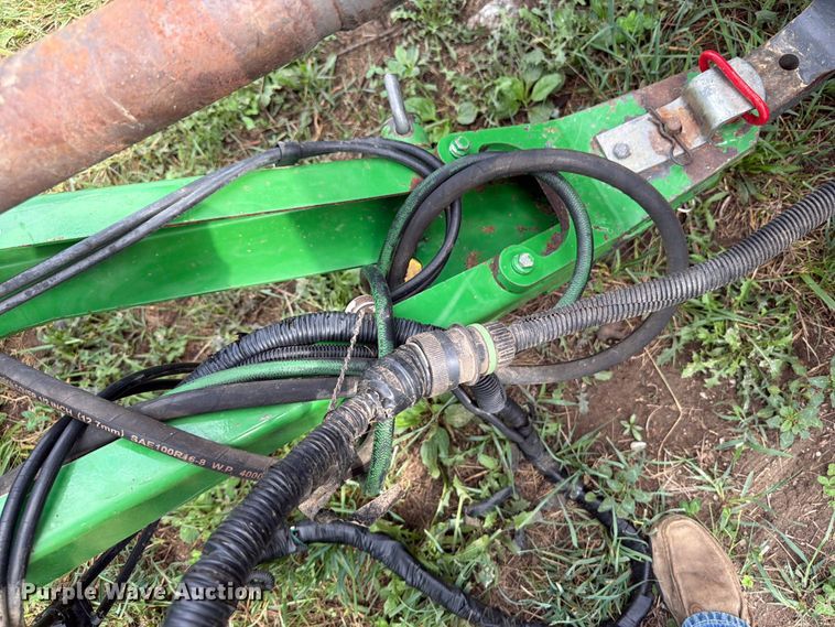 image for item FB5872 John Deere 567 Megawide round baler