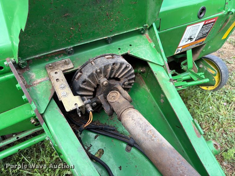 image for item FB5872 John Deere 567 Megawide round baler