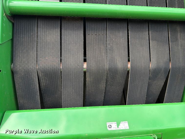 image for item FB5872 John Deere 567 Megawide round baler