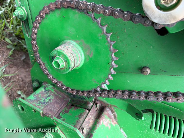 image for item FB5872 John Deere 567 Megawide round baler