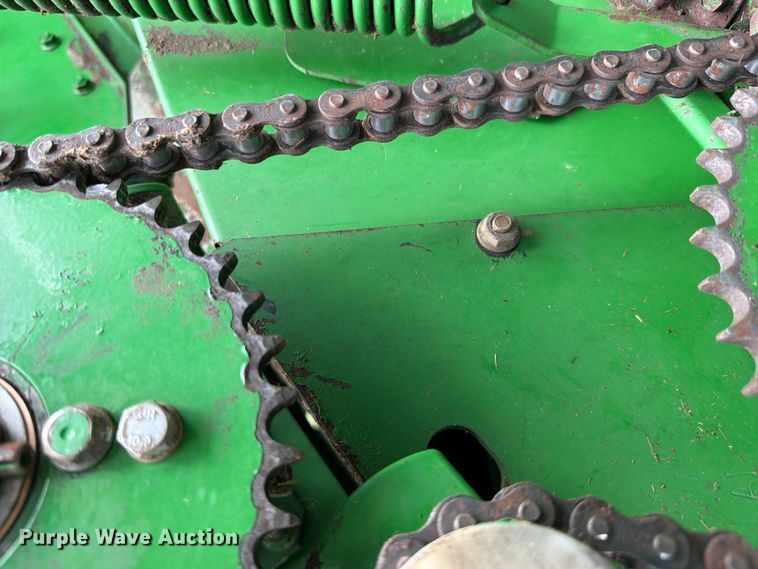 image for item FB5872 John Deere 567 Megawide round baler