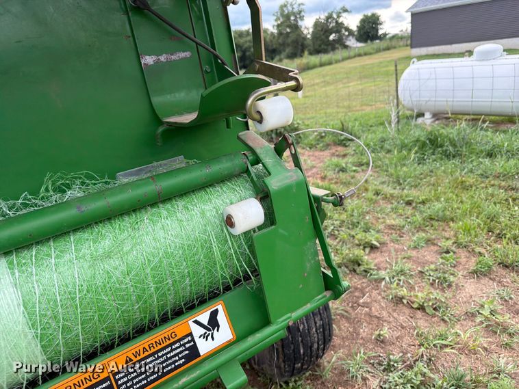 image for item FB5872 John Deere 567 Megawide round baler
