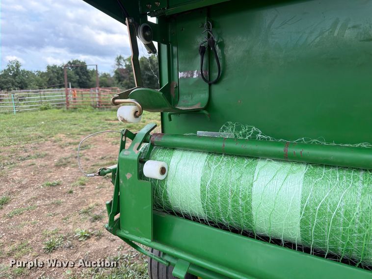 image for item FB5872 John Deere 567 Megawide round baler