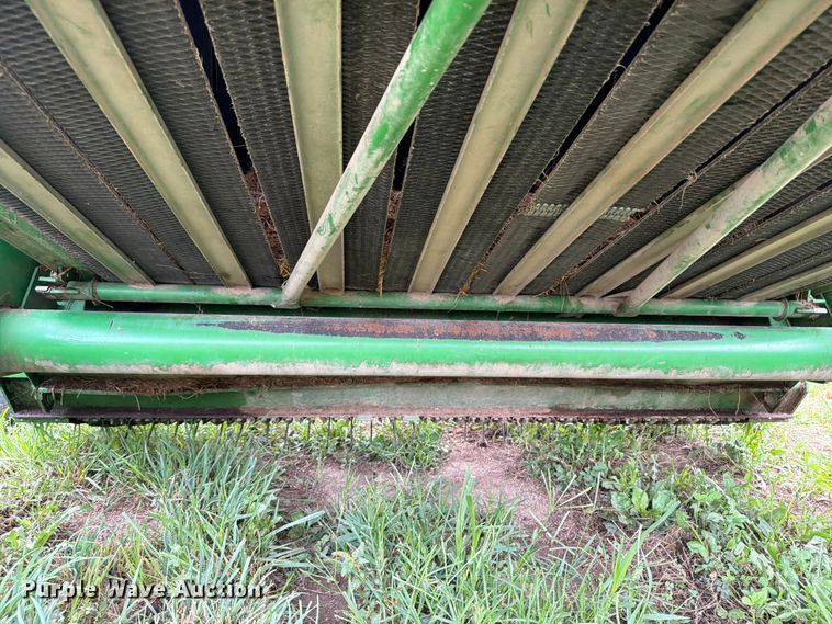 image for item FB5872 John Deere 567 Megawide round baler